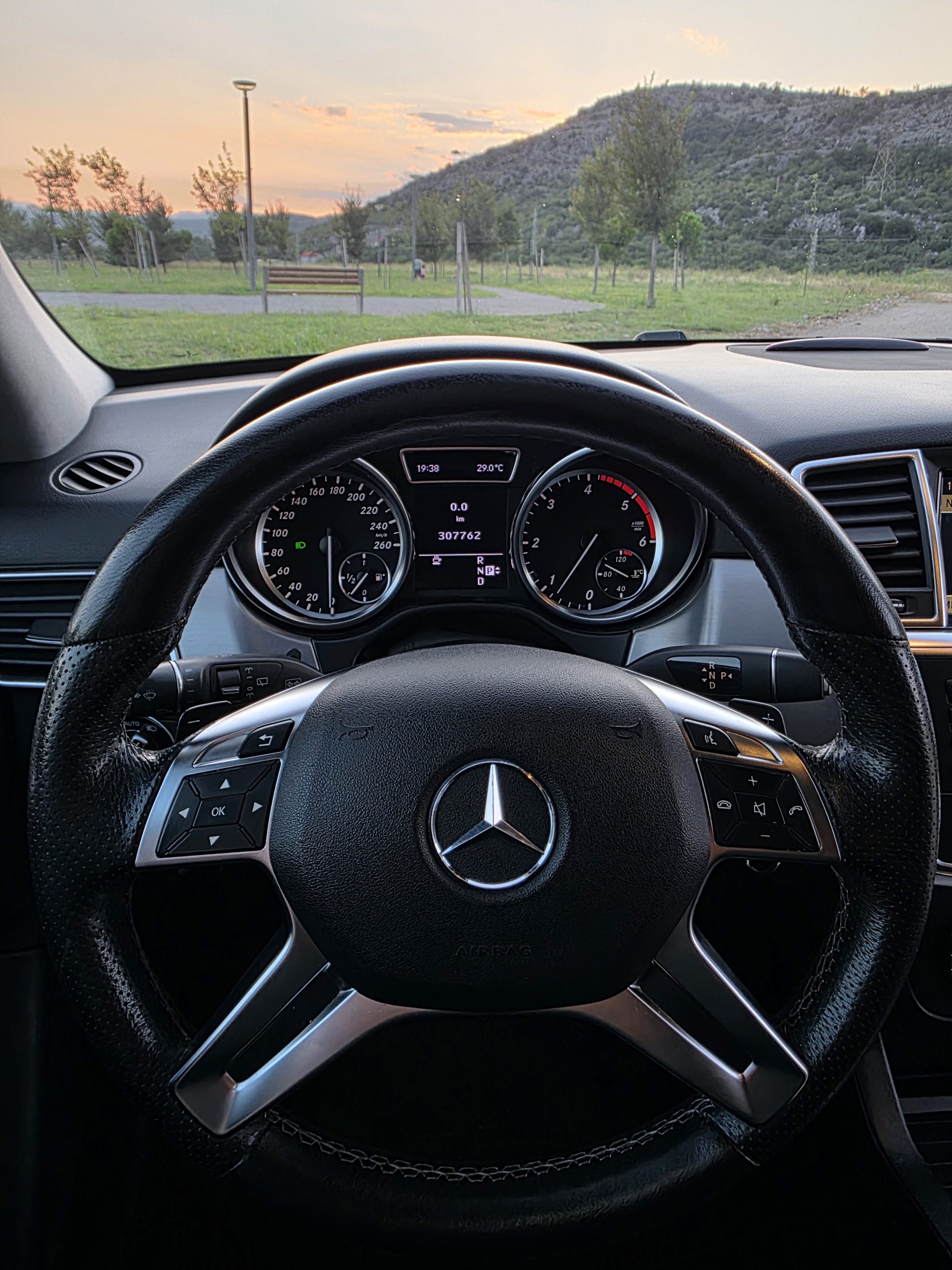 MERCEDES-BENZ ML 350 BlueTEC | 2011. godište - Image 11