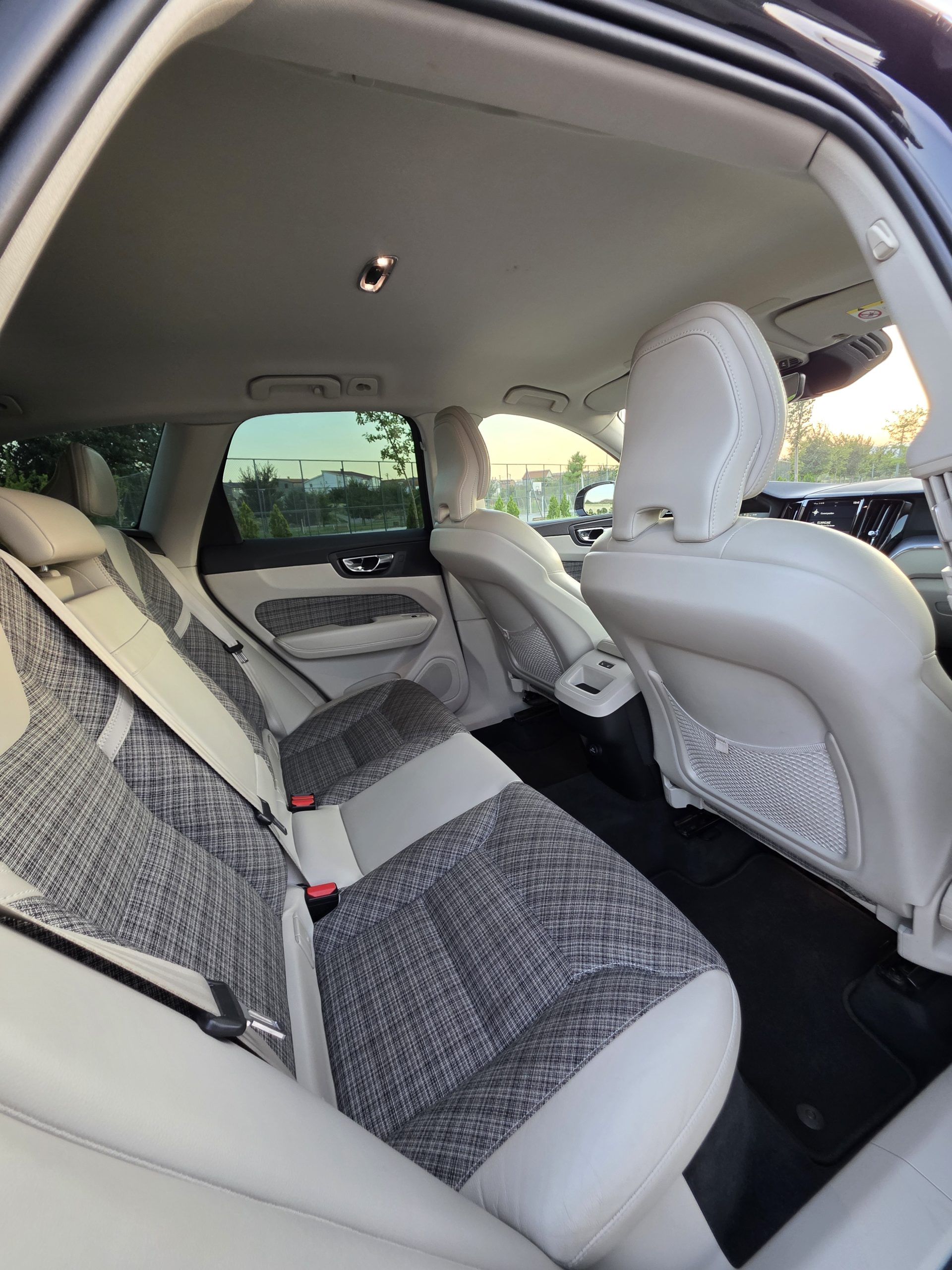 VOLVO XC60 D4 - Image 9