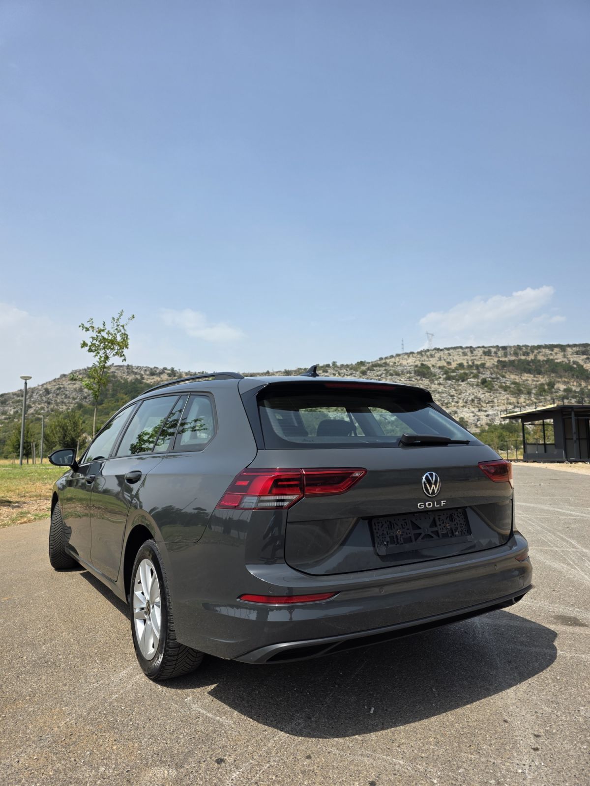 VOLKSWAGEN GOLF 8 VARIANT 2.0 TDI DSG LIFE - Image 19