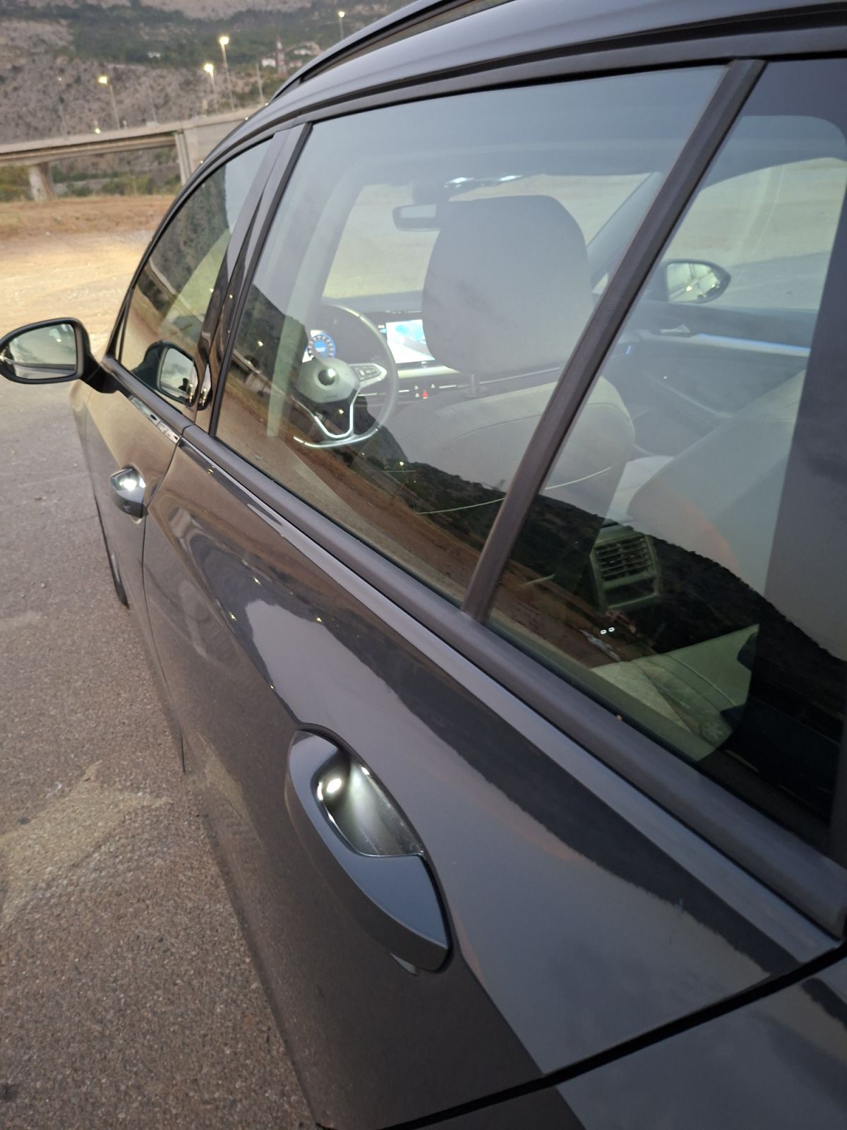 VOLKSWAGEN GOLF 8 VARIANT 2.0 TDI DSG LIFE - Image 6